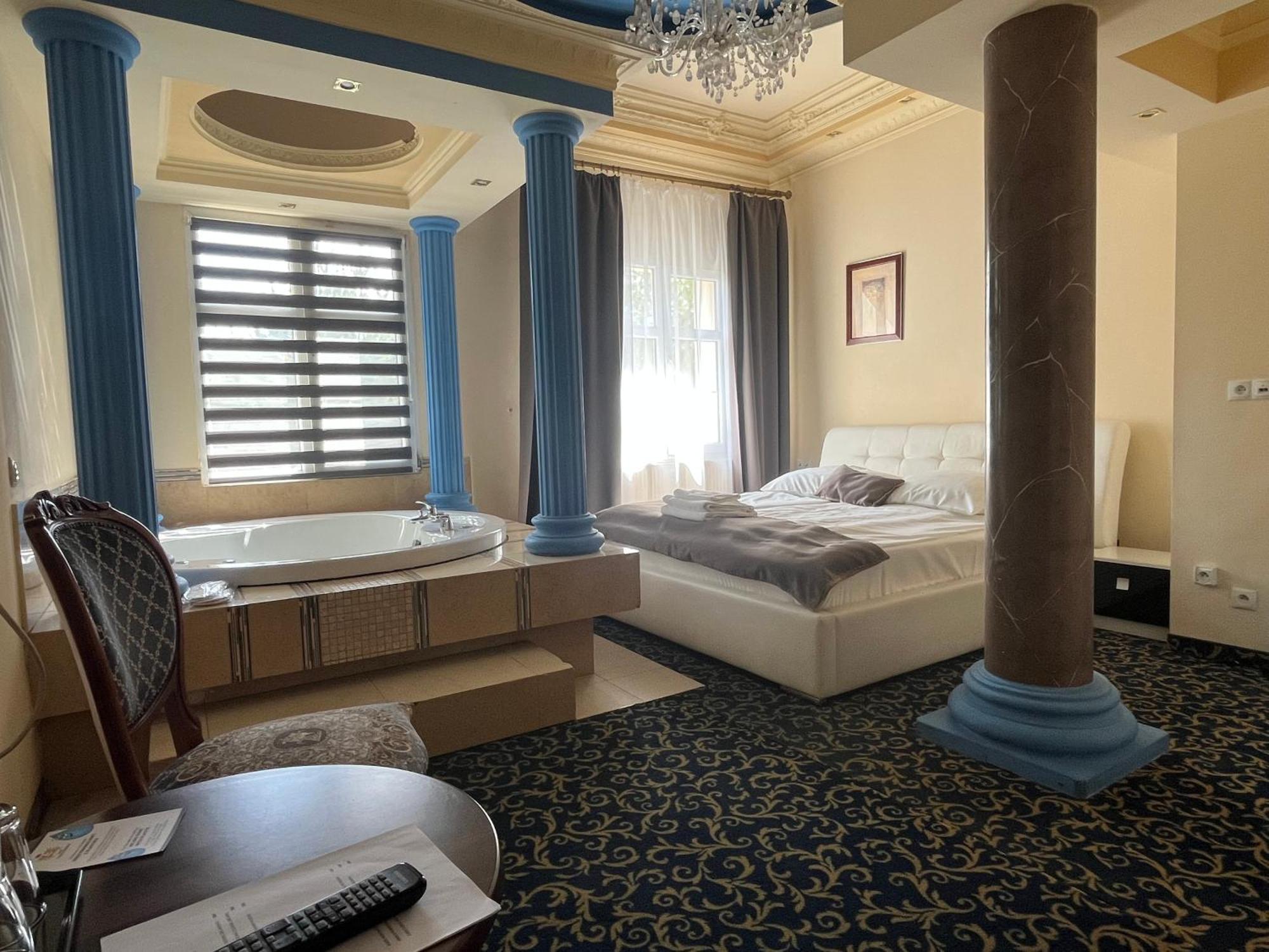 Hotel Venecia Palace Michalowice  Exterior photo