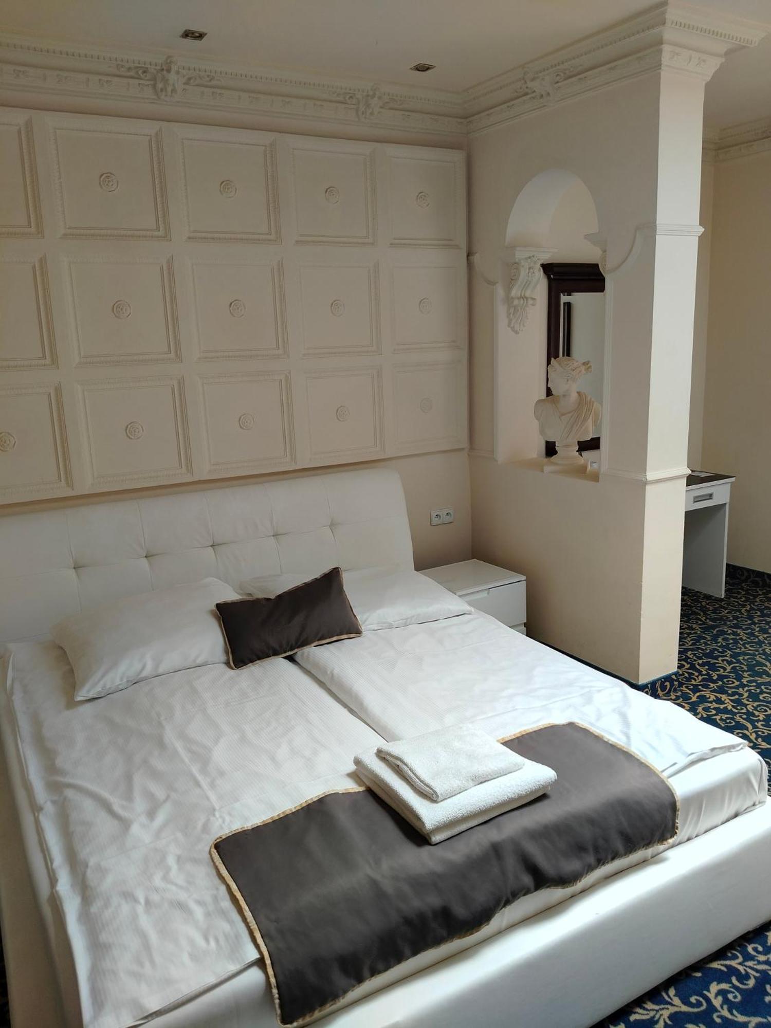 Hotel Venecia Palace Michalowice  Exterior photo
